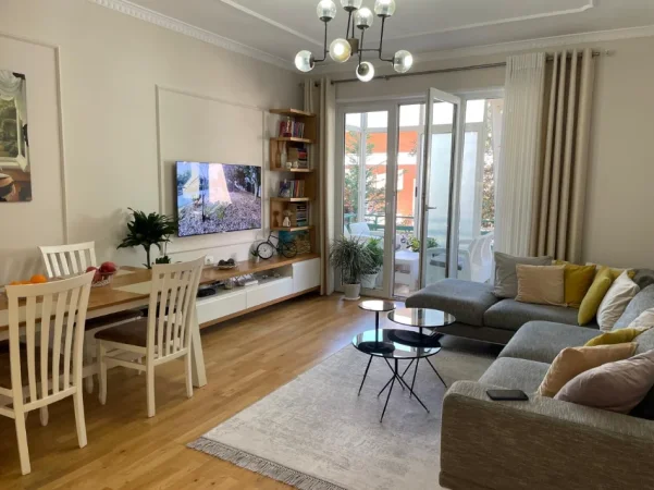 Tirane, shitet apartament 3+1+Aneks+Ballkon Kati 1, 300.000 € (Eduart Mano)