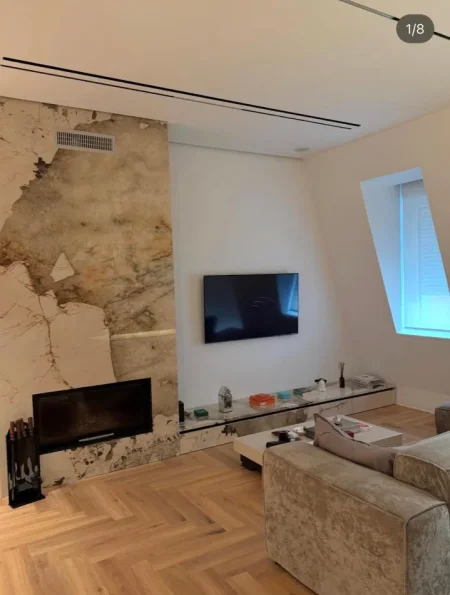 Tirane, jepet me qera apartament 2+1+Ballkon Kati 3, 1.900 m² 1.900 € (Teg)