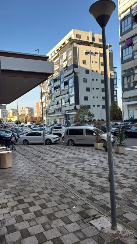Tirane, shitet biznesi Kati 0, 46 m² 20.000 € (Rruga ndre mjeda)