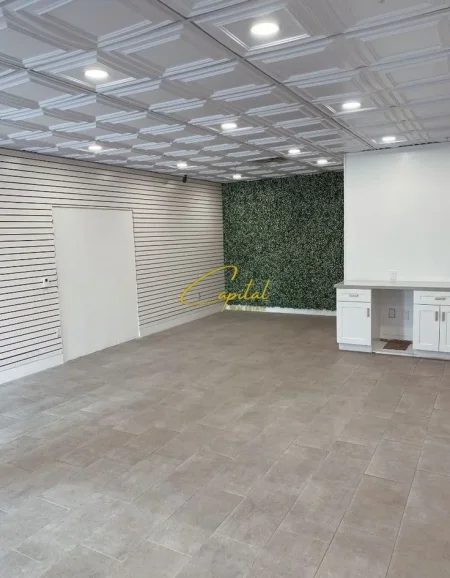 Tirane, shitet dyqan Kati 0, 25 m² 190.000 € (RRUGA BARDHYL)