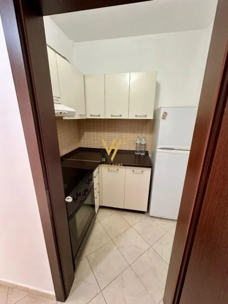 Tirane, jepet me qera apartament 1+1+Ballkon Kati 5, 65 m² 420 € (RRUGA DRITAN HOXHA)