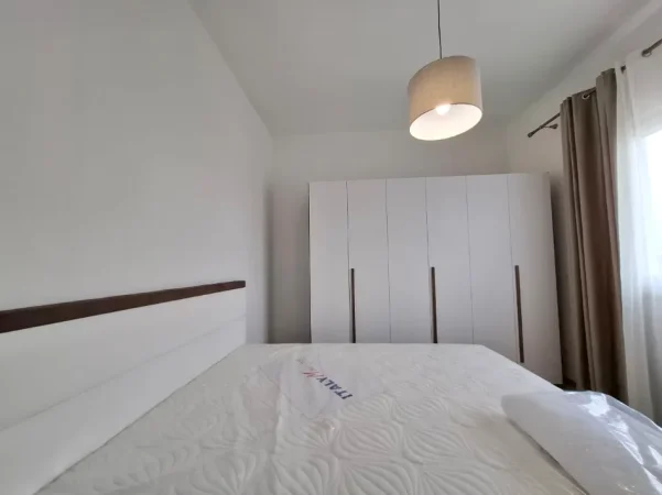 Me Qira Apartament +1P. Parkimi 100%i ri - Hera e Parë me qira 📍 Ali demi- Shkolla Kushtrimi i lirisë | Kati i 4të ( pa ashensorë) 45.000 lekë / Muaj