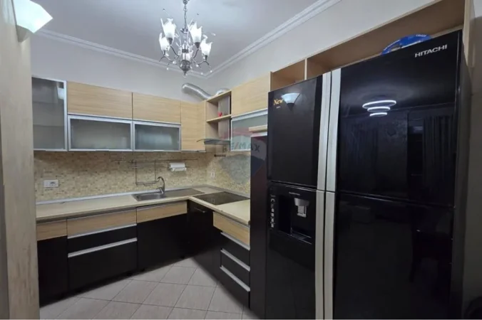 Apartament - Për Qira - Rruga e Kavajës, Tiranë 800 €