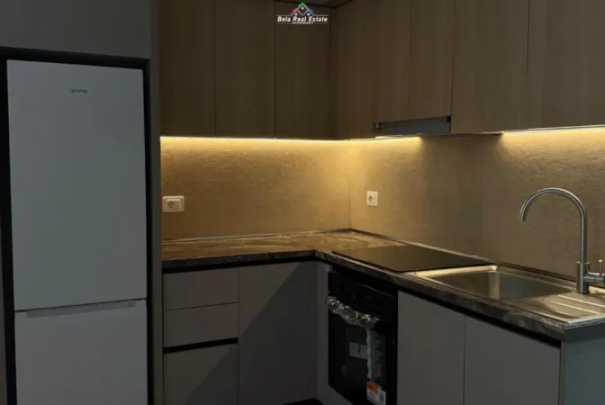 Tirane, jepet me qera apartament 2+1 Kati 3, 77 m² 630 € (Rruga 3 Deshmoret)