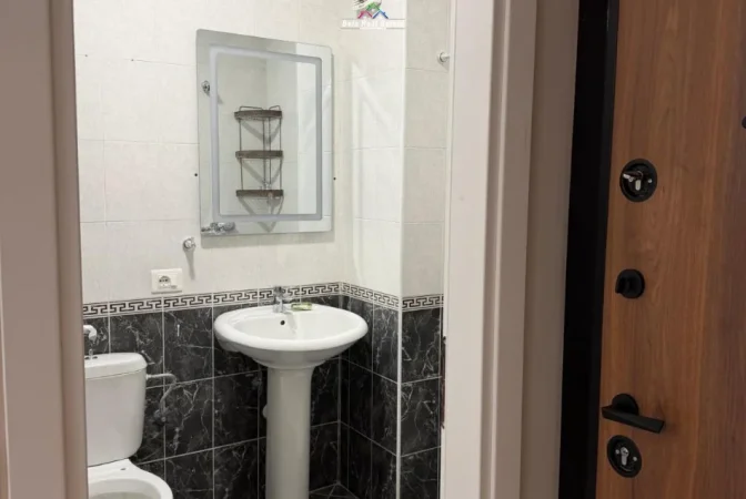 Tirane, jepet me qera apartament 2+1 Kati 3, 77 m² 630 € (Rruga 3 Deshmoret)