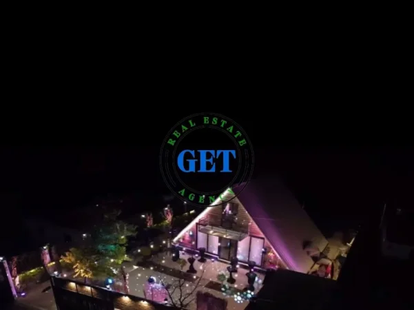 Durres, jepet me qera Vile 2+1 Kati 1, 140 m² 700 € (Shkallnur)
