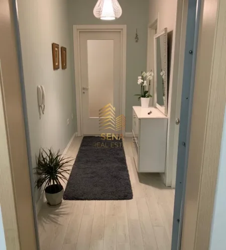 Tirane, jepet me qera apartament 3+1+Ballkon Kati 4, 123 m² 850 € (Bulevardi i Ri)