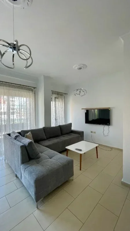 Tirane, jepet me qera apartament 1+1+Ballkon Kati 4, 70 m² 800 € (MYSLYM SHYRI)