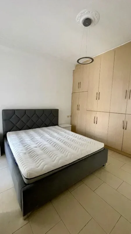 Tirane, jepet me qera apartament 1+1+Ballkon Kati 4, 70 m² 800 € (MYSLYM SHYRI)