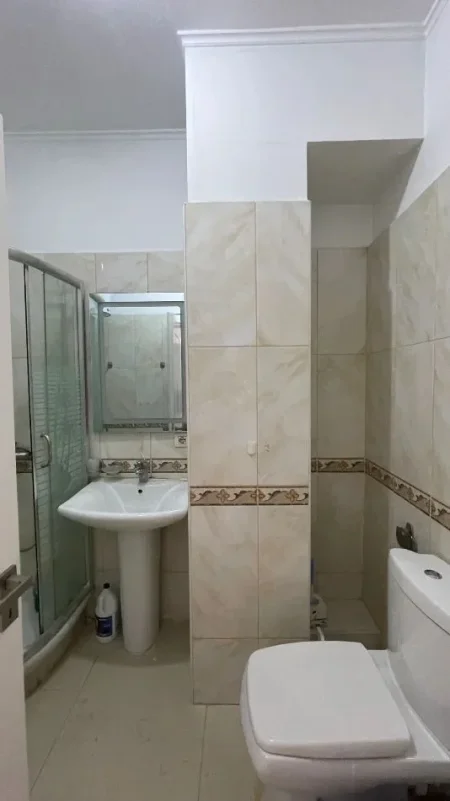 Tirane, jepet me qera apartament 1+1+Ballkon Kati 4, 70 m² 800 € (MYSLYM SHYRI)