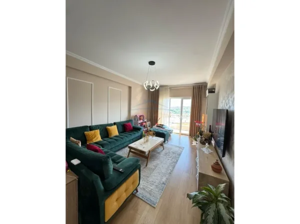 Tirane, jepet me qera apartament 2+1+2+2 PARKIME, Kati 7, 116 m² 1.200 € (LIQENI I THATE , Prane Radisson)