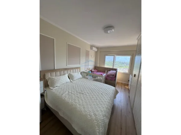 Tirane, jepet me qera apartament 2+1+2+2 PARKIME, Kati 7, 116 m² 1.200 € (LIQENI I THATE , Prane Radisson)
