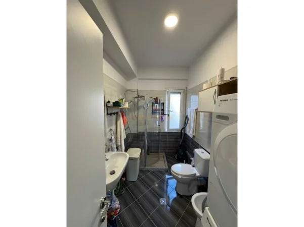 Tirane, jepet me qera apartament 2+1+2+2 PARKIME, Kati 7, 116 m² 1.200 € (LIQENI I THATE , Prane Radisson)