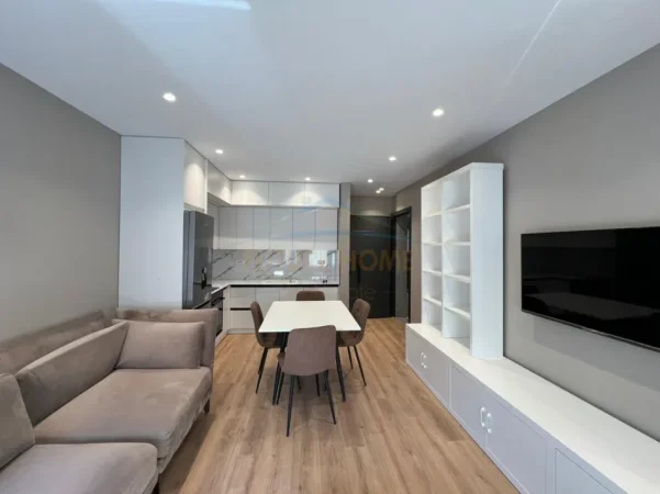Tirane, jepet me qera apartament 1+1+PARKIM , Kati 5, 60 m² 800 € (RRUGA E ELBASANIT , Prane Xibrakes)