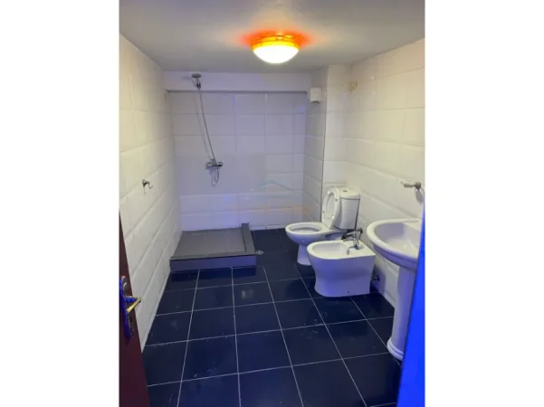 Tirane, shitet apartament 2+1 Kati 2, 76 m² 129.000 € (YZBERISHT)