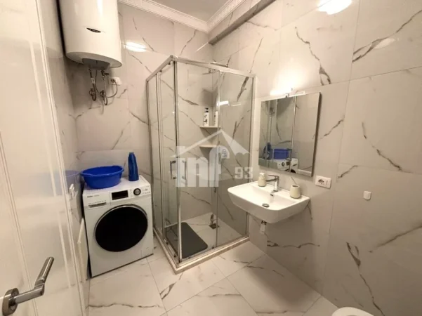 Tirane, jepet me qera apartament 1+1 Kati 3, 76 m² 900 € (NË RRUGËN E “KOSOVARËVE”)