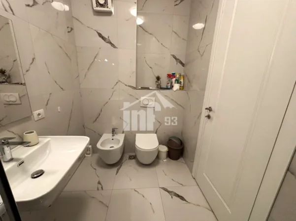 Tirane, jepet me qera apartament 1+1 Kati 3, 76 m² 900 € (NË RRUGËN E “KOSOVARËVE”)