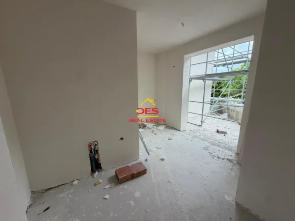 Radhime - Orikum, shitet apartament 1+1+Ballkon Kati 2, 63 m² (Radhimë)