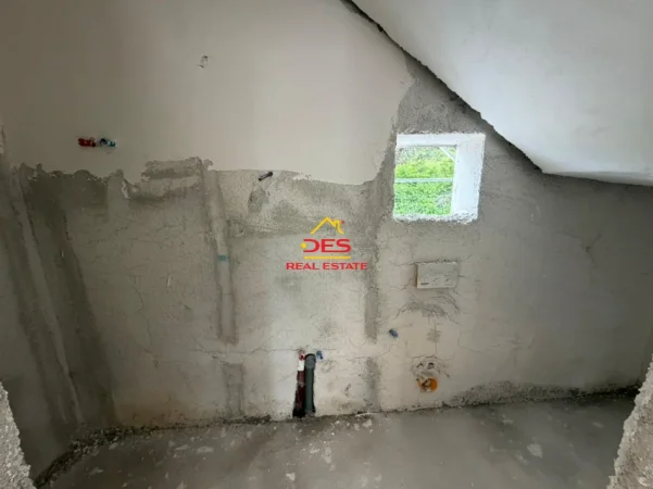 Radhime - Orikum, shitet apartament 1+1+Ballkon Kati 2, 63 m² (Radhimë)