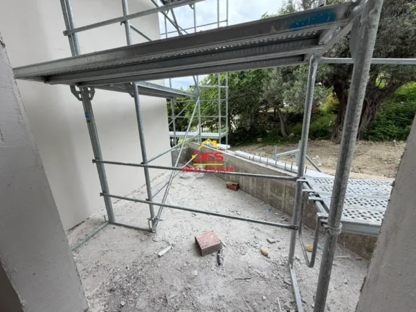 Radhime - Orikum, shitet apartament 1+1+Ballkon Kati 2, 63 m² (Radhimë)