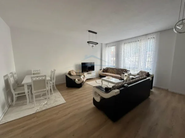 Tirane, jepet me qera apartament 2+1+Ballkon Kati 1, 106 m² 700 € (BULEVARDI I RI)