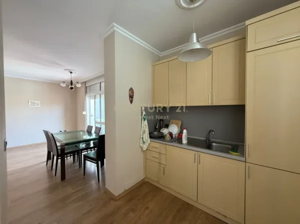 Tirane, shitet apartament Kati 11, 380.000 €