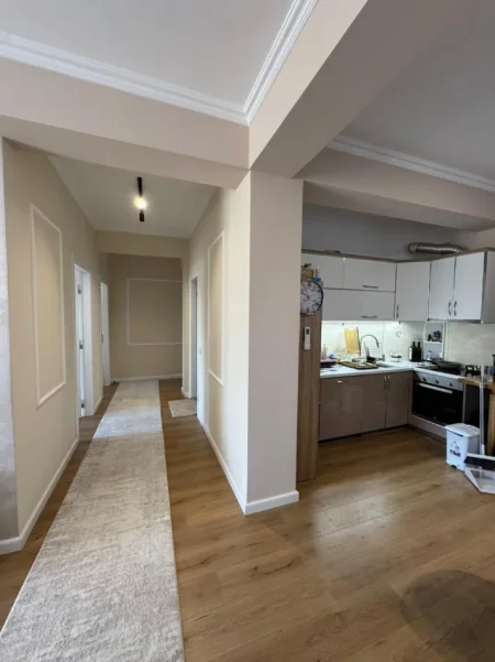 Tirane, jepet me qera apartament 2+1+2+2 Poste Parkimi, Kati 7, 116 m² 1.100 € (Liqeni Thate)