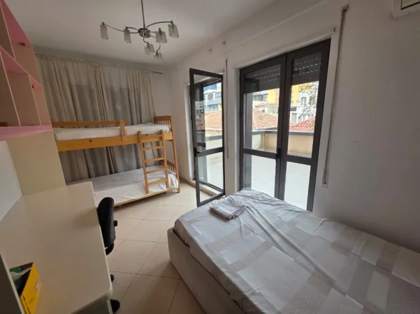 Tirane, jepet me qera apartament 2+1 Kati 2, 100 m² 650 € (Selvia ,Rruga e Dibres)