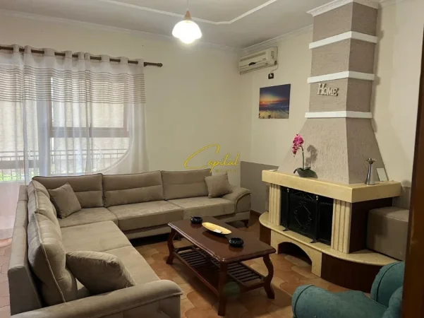 Tirane, jepet me qera apartament 2+1 Kati 4, 80 m² 700 € (ISH BLLOKU)