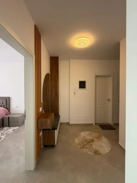 Tirane, jepet me qera apartament 1+1 Kati 8, 70 m² 450 € (Rruga Sokrat Miho)