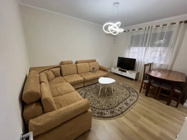 Tirane, jepet me qera apartament 1+1 Kati 4, 90 m² 750 € (MYSLYM SHYRI)