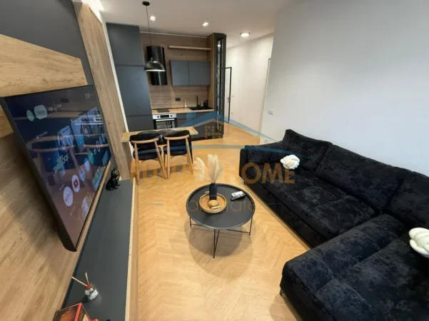 Tirane, jepet me qera apartament 1+1+Ballkon Kati 1, 60 m² 850 € 
