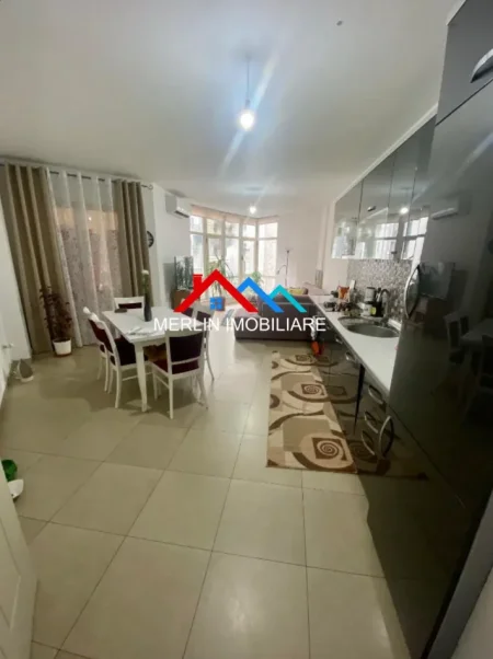 Tirane, shitet apartament 2+1+Ballkon Kati 3, 116 m² 165.000 € (RRUGA 3 DESHMORET,YZBERISHT)