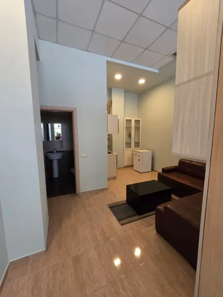 Tirane, shitet ambjent biznesi Kati 0, 47 m² 215.000 € (Ambasador 2, Tirane)