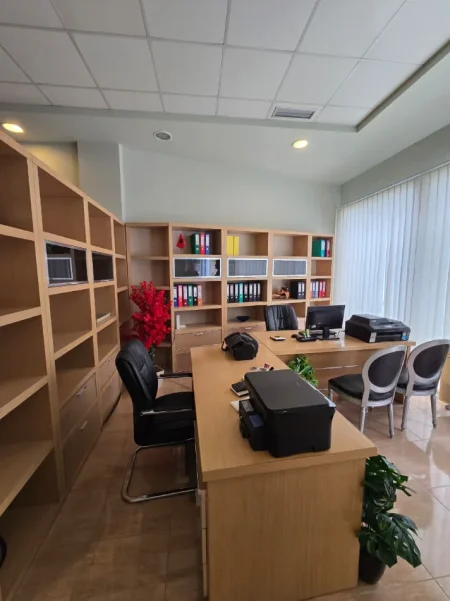 Tirane, shitet ambjent biznesi Kati 0, 47 m² 215.000 € (Ambasador 2, Tirane)