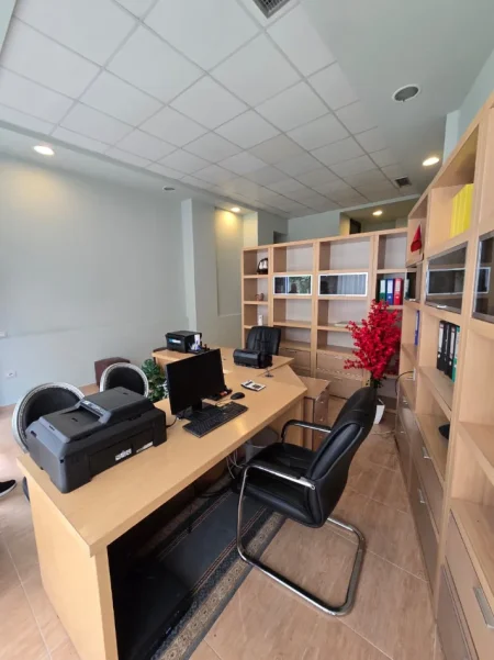 Tirane, shitet ambjent biznesi Kati 0, 47 m² 215.000 € (Ambasador 2, Tirane)