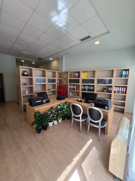 Tirane, shitet ambjent biznesi Kati 0, 47 m² 215.000 € (Ambasador 2, Tirane)