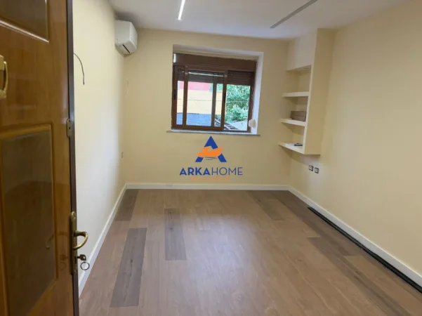 Tirane, shitet apartament 1+1 Kati 1, 27 m² 78.000 € 