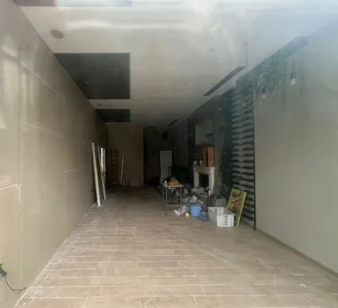 Tirane, jepet me qera dyqan Kati 0, 135 m² 840 € (Rruga Teodor Keko)