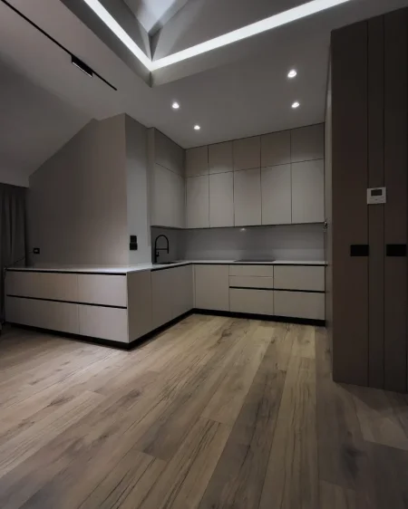 Tirane, jepet me qera apartament duplex 3+1+Ballkon Kati 6, 180 m² 1.800 € (Kodra e Diellit)