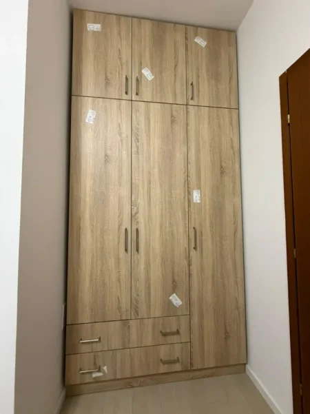 Tirane, jepet me qera apartament 1+1 Kati 1, (KODRA E DIELLIT)