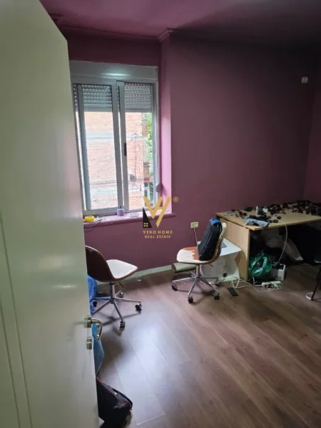 Tirane, jepet me qera zyre Kati 1, 75 m² 570 € (STADIUMI DINAMO)