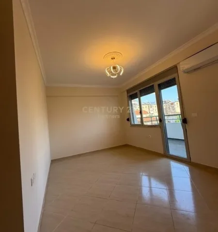 Tirane, jepet me qera apartament Kati 3, 120 m² 1.000 € (Gjimnazi Partizani)