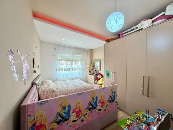 Tirane, shitet apartament 2+1 Kati 5, 167 m² 495.000 € (liqeni i thate)