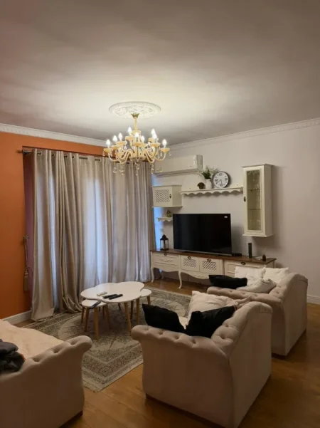 Tirane, jepet me qera apartament 2+1 Kati 6, 110 m² 750 € (kodra e diellit)