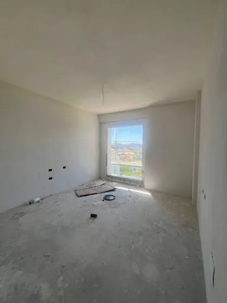 Tirane, shitet apartament 3+1 Kati 5, 131 m² 203.000 € (RRETHI KLANIT PORCELAN)