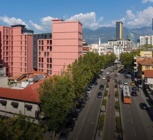 Tirane, jepet me qera zyre Kati 7, 261 m² 6.500 € (QENDER)