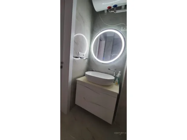 Tirane, shitet apartament 1+1 Kati 5, 61 m² 170.000 € 