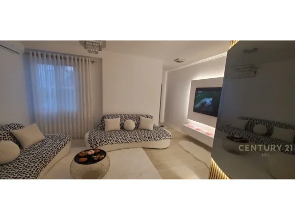 Tirane, shitet apartament 1+1 Kati 5, 61 m² 170.000 € 