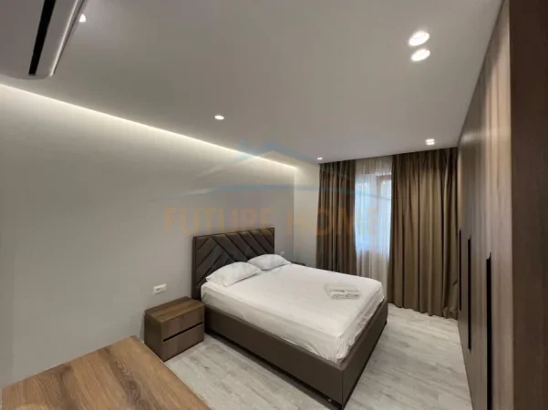 Tirane, jepet me qera apartament 2+1+Ballkon Kati 0, 130 m² 1.000 € (Ambasada turke)